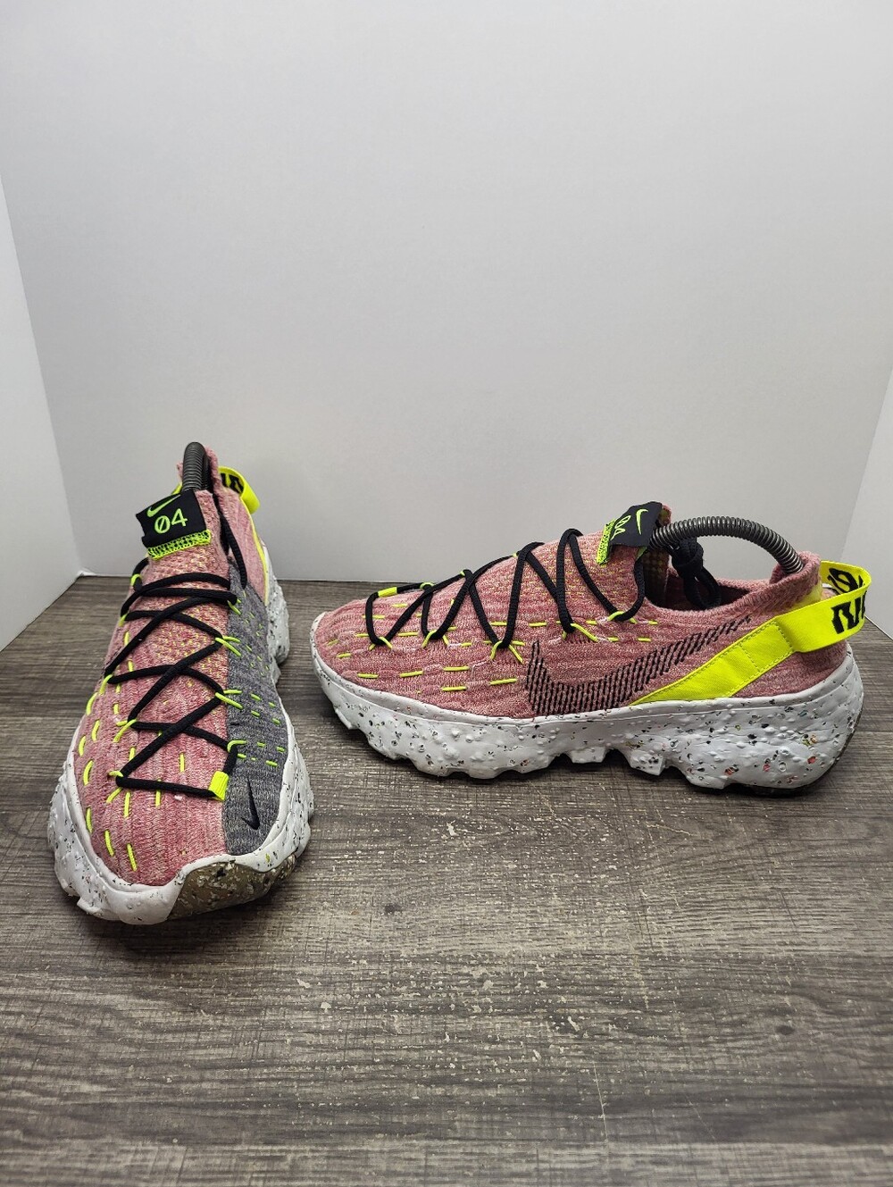 Nike Space Hippie 04 Lemon Venom Black Artic Pink Shoes Sneakers Women’s Size 9